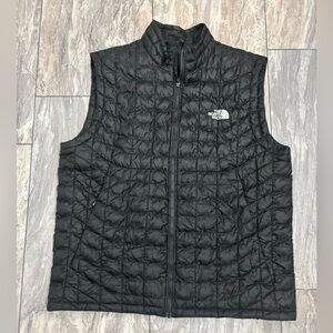 North Face men’s black vest